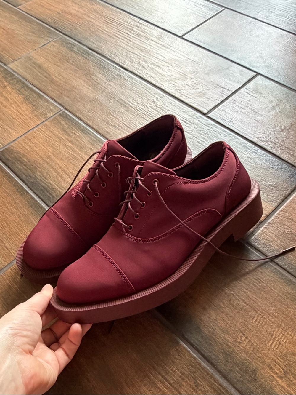 Clark’s Oxblood Oxford shoes (Coming up Roses collection) - Picture 4 of 7